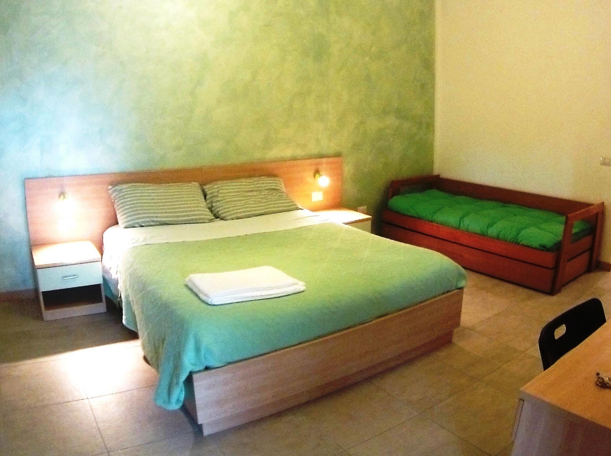 B&B Villa Monterosa Con Piscina Castronno Dış mekan fotoğraf