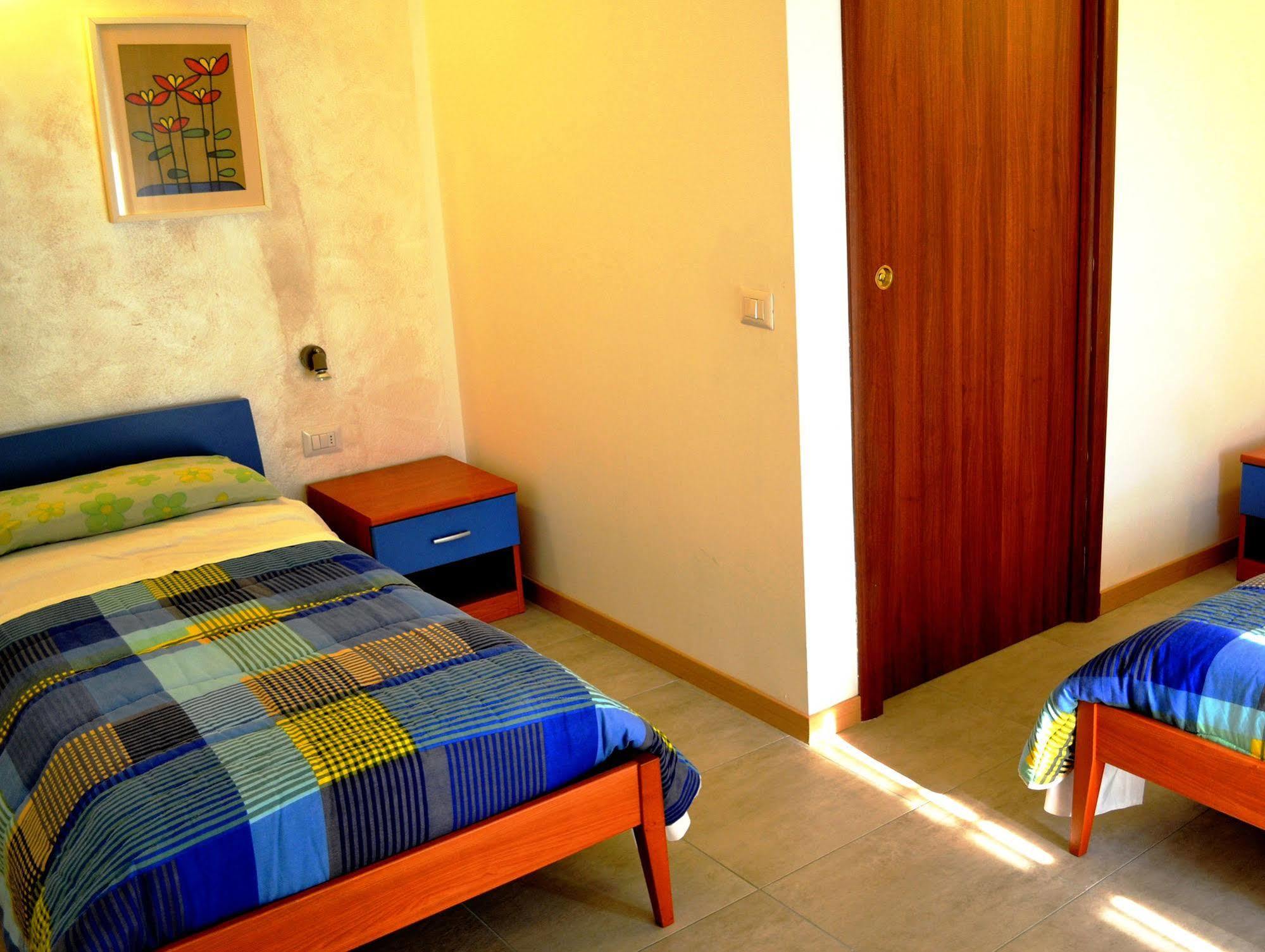 B&B Villa Monterosa Con Piscina Castronno Dış mekan fotoğraf