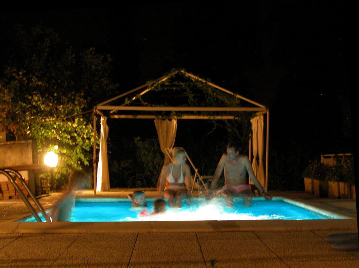 B&B Villa Monterosa Con Piscina Castronno Dış mekan fotoğraf